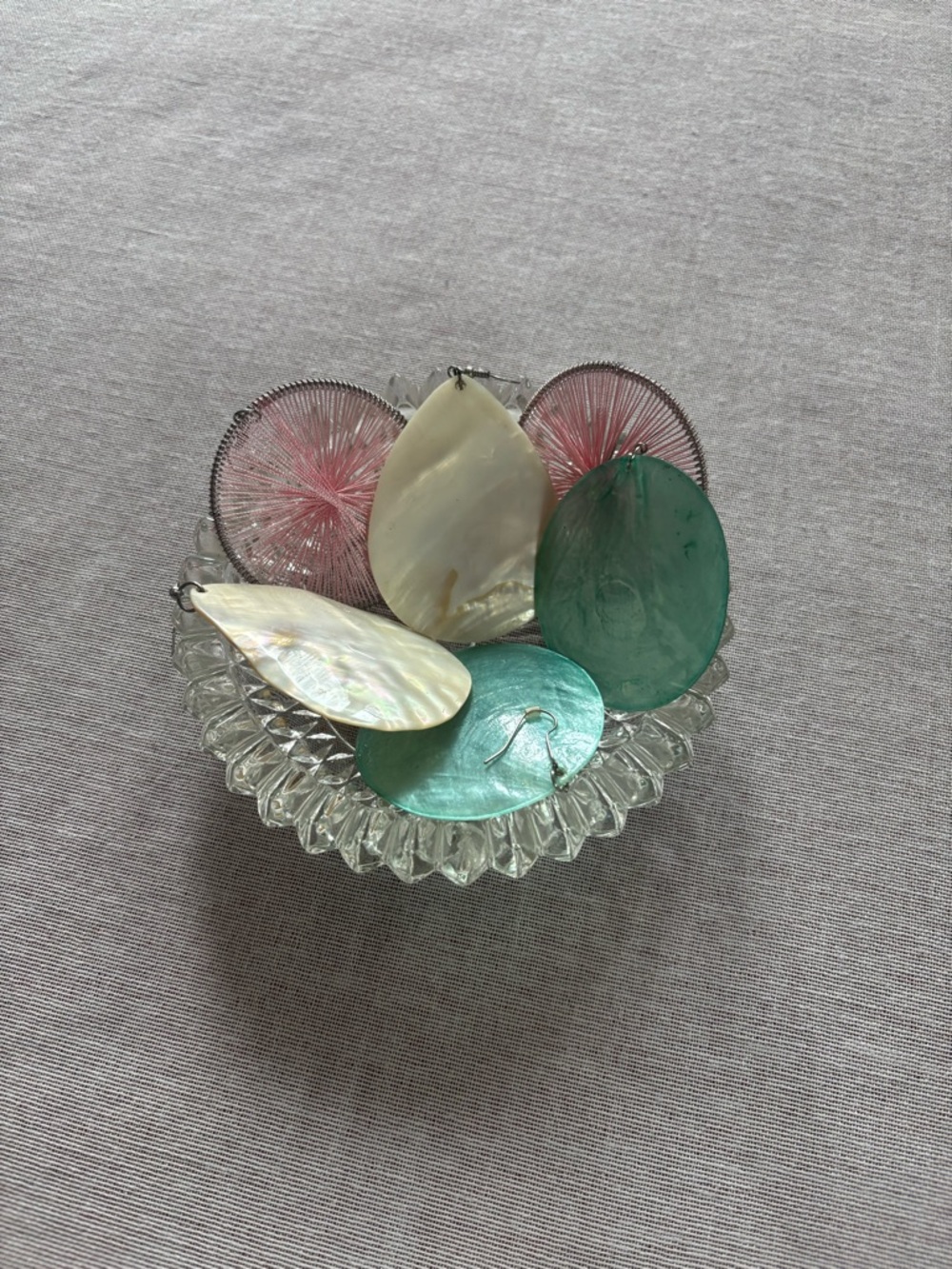 Set of three big colorful chunky earrings. - Picture 6 of 6